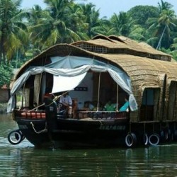  4 Bedroom Houseboat